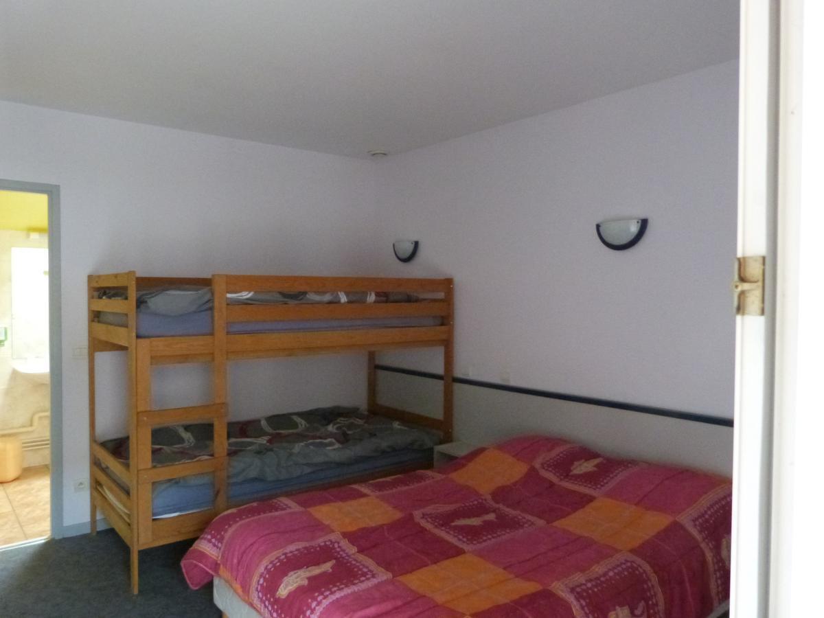 Leader Hotel Foucherans  Eksteriør billede